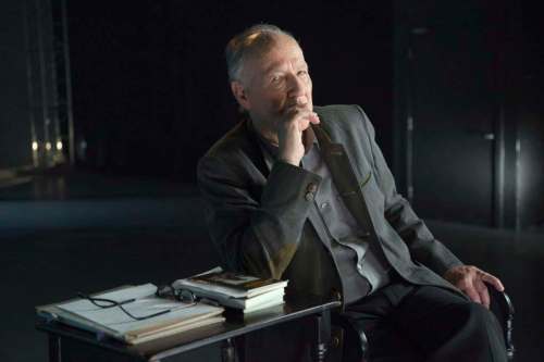 Master Class
Werner Herzog is your instructor for the Master Class on filmmaking.