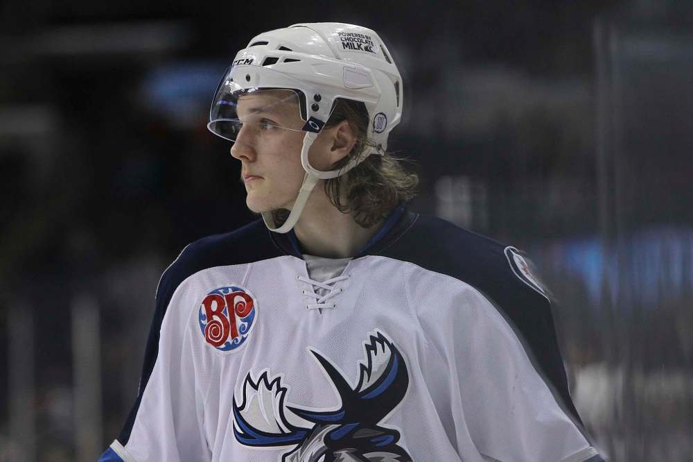 Sami Niku on ice with the Manitoba Moose in December. (Ruth Bonneville / Winnipeg Free Press files)