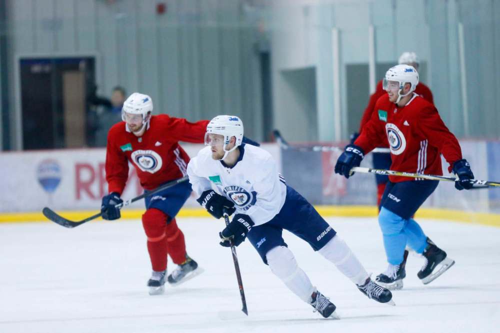 MIKAELA MACKENZIE / WINNIPEG FREE PRESS
Forward Nikolaj Ehlers at Jets practice at the MTS Iceplex in Winnipeg on Monday.