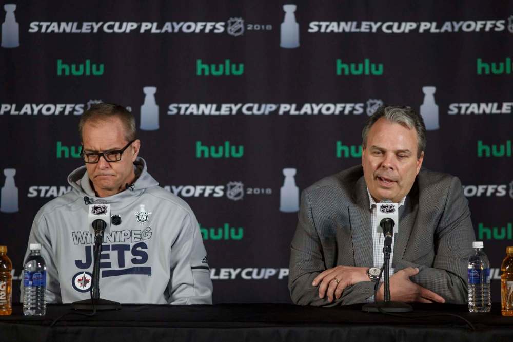 MIKE DEAL / WINNIPEG FREE PRESS
Jets head coach Paul Maurice (left) and general manager Kevin Cheveldayoff greet the press at Friday’s news conference.