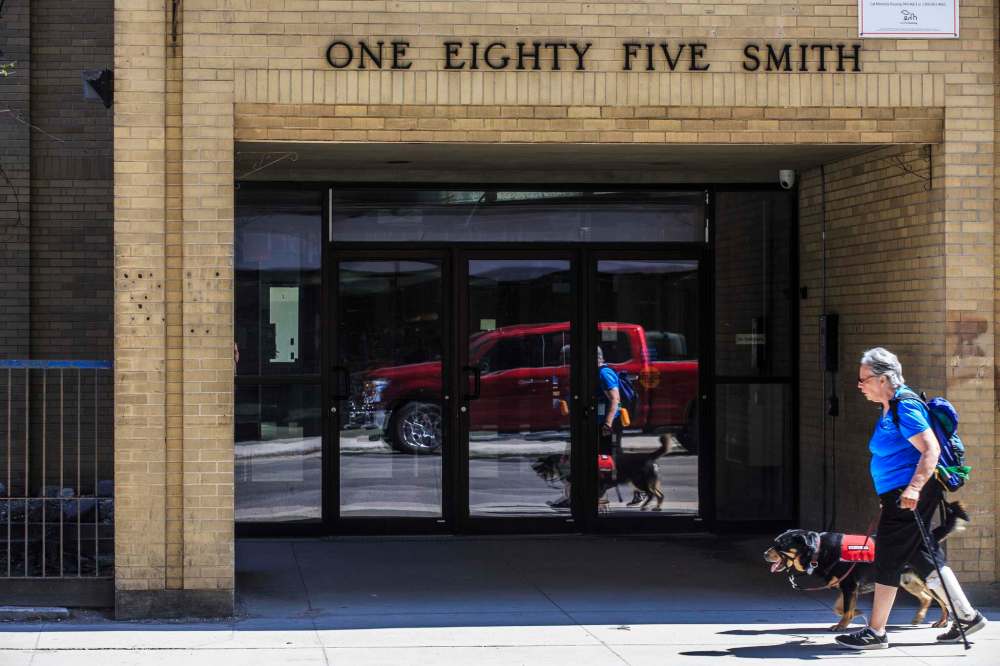 MIKE DEAL / WINNIPEG FREE PRESS
Edison Properties has purchased 185 Smith St. from the province for $16.2 million.