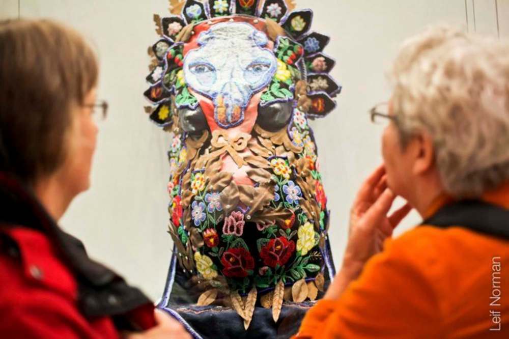 LEIF NORMAN
Visitors check out one of the works by Teresa Burrows on display in Unravelled, a Manitoba Craft Council exhibition curated by Jennifer Smith.