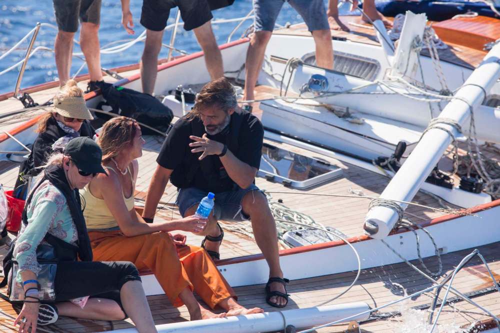 Shailene Woodley and Director Baltasar Kormákur on the set of Adrift. (STX films)