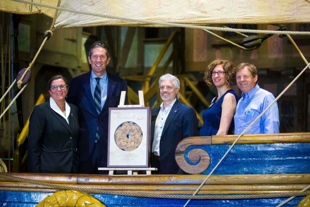 MIKAELA MACKENZIE / WINNIPEG FREE PRESS
Executive director and CEO of the Manitoba Museum Claudette Leclerc (left), premier Brian Pallister, chair of the Manitoba Museum Board of Governors Scott Craig, curator of the Hudson Bay Company Museum Collection Amelia Fay, and chair of the Bringing Our Stories Forward Capital & Endowment Campaign Jeoff Chipman pose for a group photo at the Nonsuch gallery opening at the Manitoba Museum in Winnipeg on Wednesday, June 6, 2018.