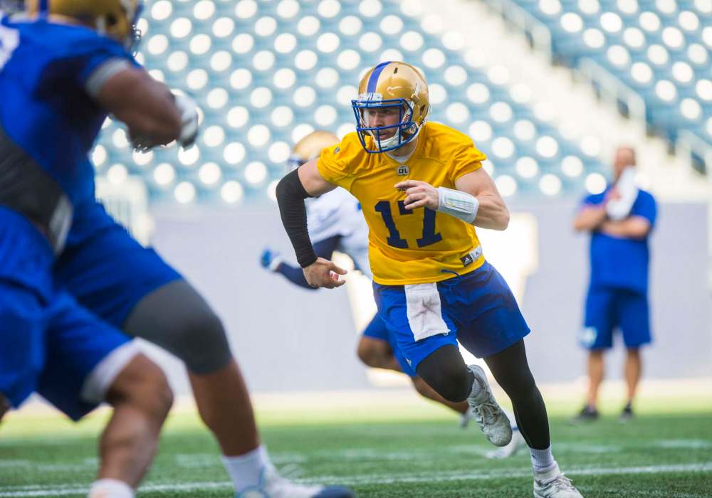 MIKAELA MACKENZIE / WINNIPEG FREE PRESS
Blue Bombers quarterback Chris Streveler practices at Investors Group Field. Winnipeg coaches feel that the first-year player deserves a shot at cracking the starting lineup after regular starting quarterback Matt Nichols was knocked out of the lineup for 4-6 weeks due to injury.