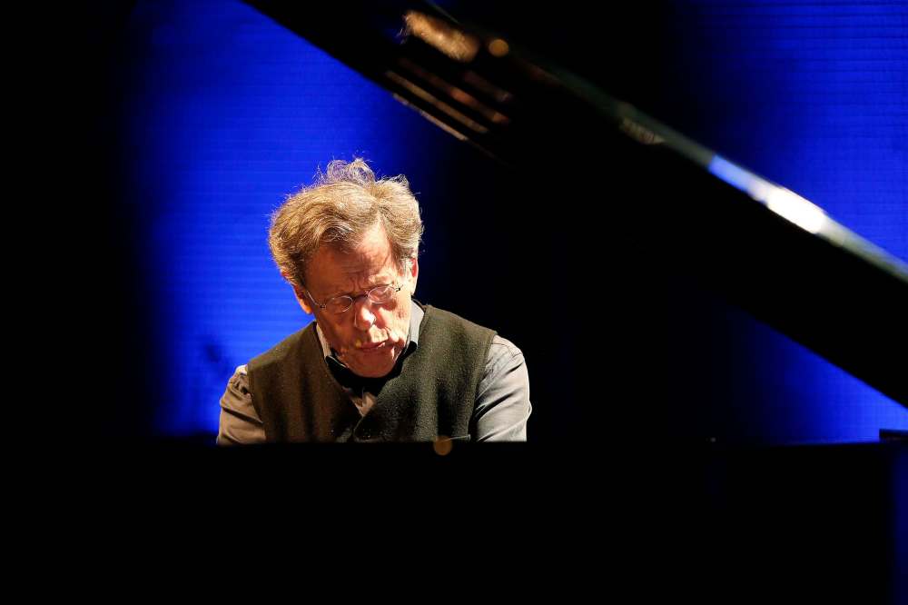JOHN WOODS / WINNIPEG FREE PRESS files
Philip Glass performs his Piano Études during the Winnipeg New Music Festival.