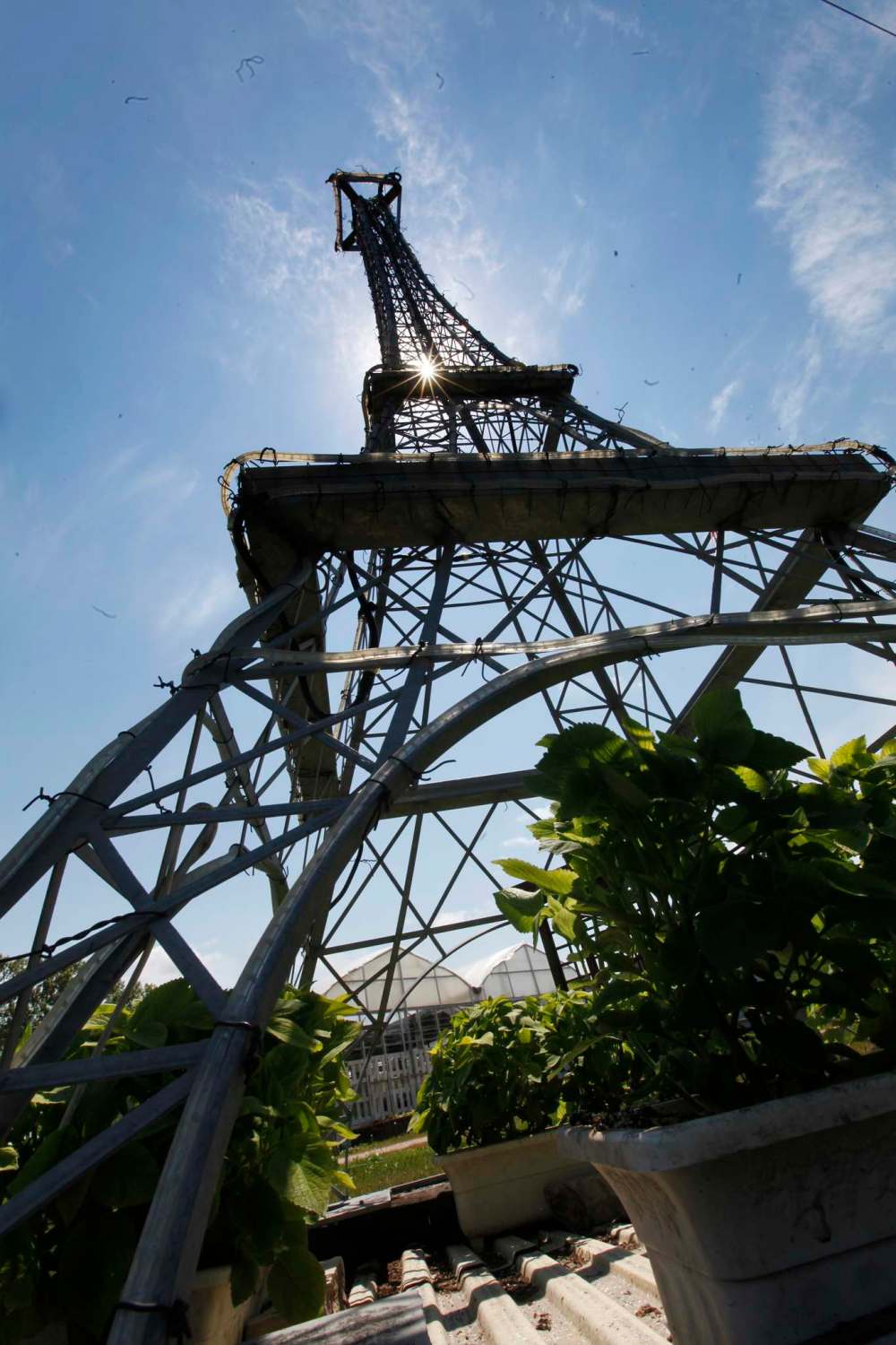 tour eiffel winnipeg