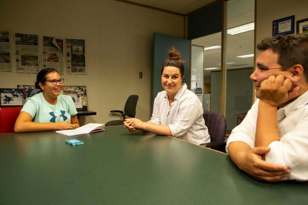 ANDREW RYAN / WINNIPEG FREE PRESS
Sarah Fontaine-Sinclair (left), and Free Press columnists Jen Zoratti and Niigaan Sinclair discuss the film Eighth Grade.