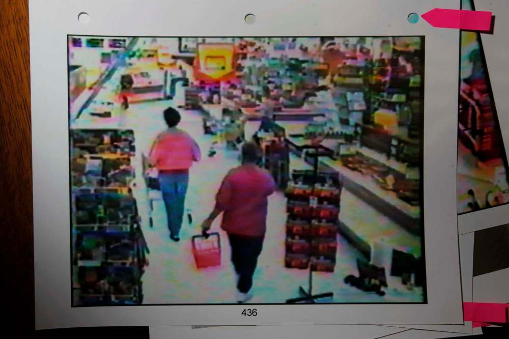 WINNIPEG FREE PRESS FILES
Security footage showing Beverly Rowbotham and her son shopping at a Selkirk Safeway hours before she was killed.