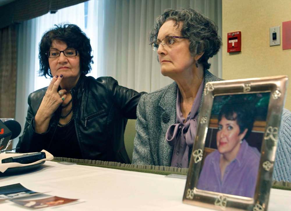 WAYNE GLOWACKI/WINNIPEG FREE PRESS FILES
Barb Kilpatrick (left) and Betty Rowbotham at a news conference, March 30, 2012, one day after Mark Stobbe was acquitted of killing their sister, Beverly Rowbotham.