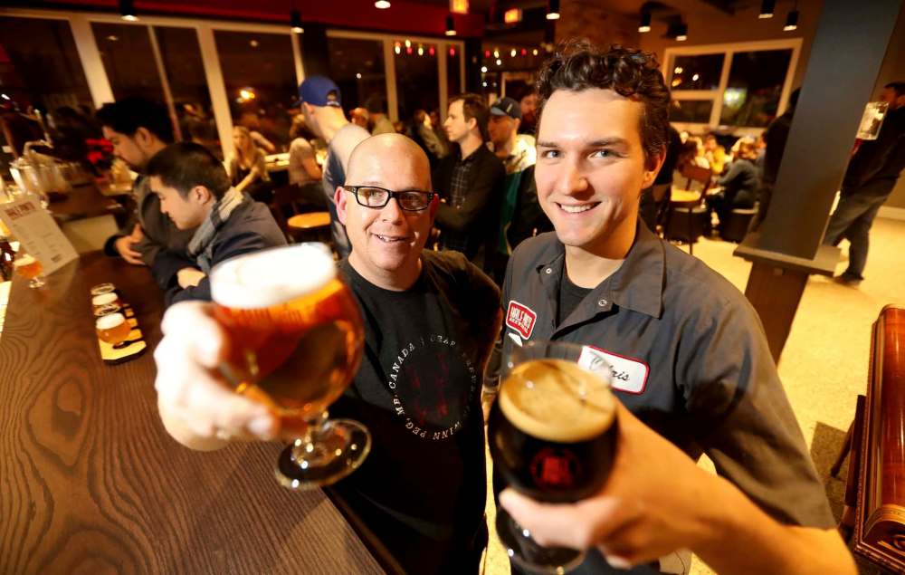 TREVOR HAGAN / WINNIPEG FREE PRESS files
Half Pints president Dave Rudge (left), seen here with brew master Chris Young.
