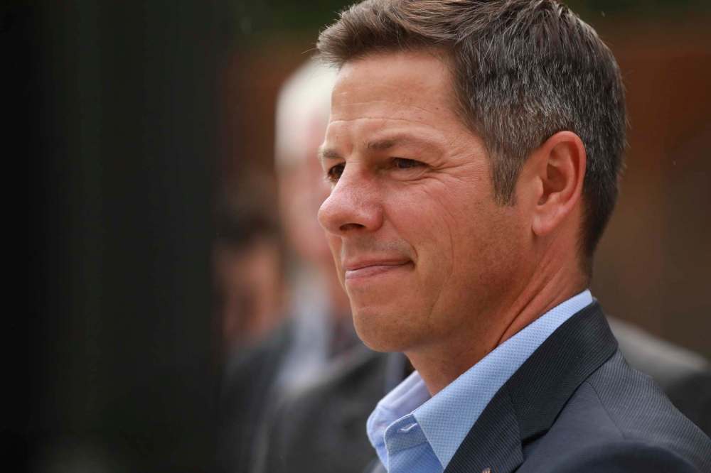 RUTH BONNEVILLE / WINNIPEG FREE PRESS FILES
Winnipeg Mayor Brian Bowman is promising to cap property tax increases and freeze water and sewer rates for four years if he's re-elected mayor this fall.