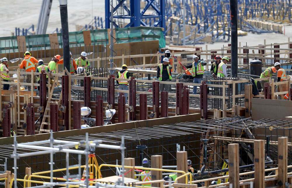 TREVOR HAGAN / WINNIPEG FREE PRESS FILES
The Keeyask Dam project site near Gillam, Manitoba in 2016. Despite having a project labour agreement in place, only 53 per cent of workers at the project are Manitoban says Manitoba Building Trades chief executive officer Sudhir Sandhu.