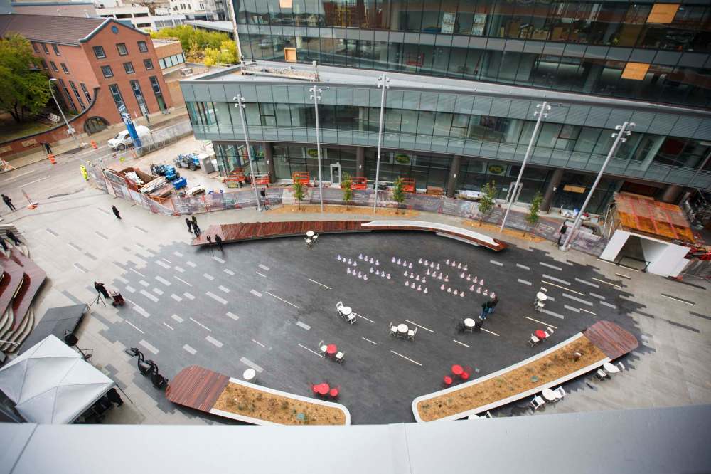 MIKE DEAL / WINNIPEG FREE PRESS
True North Real Estate Development celebrated the official opening of True North Square's public plaza Thursday afternoon.
