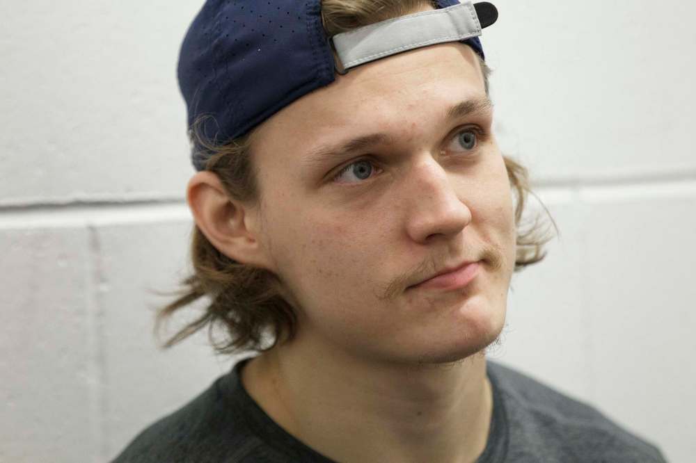 Defenceman Sami Niku has been sent back to the Manitoba Moose. (Mike Deal / Winnipeg Free Press files)