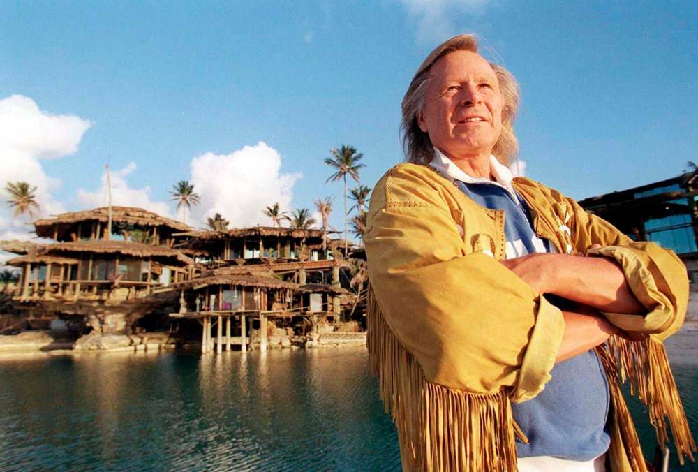 Cindy Karp/The New York Times Files
Peter Nygard on Lyford Cay in front of his 150,000-square-foot Polynesian-style home in 2000.