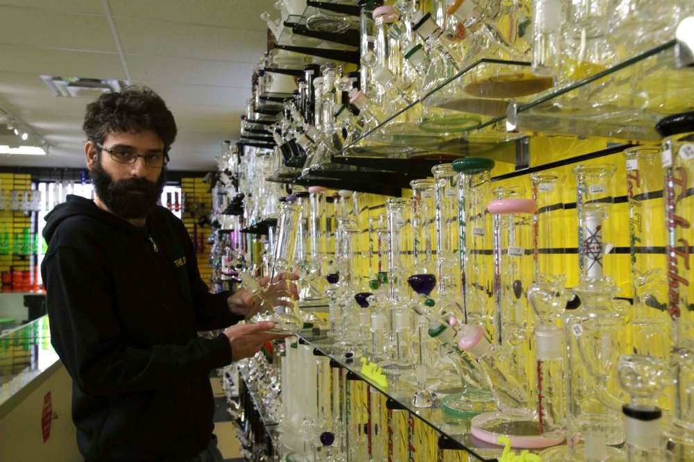 Head shops wary of cannabis competitors Winnipeg Free Press Head shops wary of cannabis competitors Winnipeg Free Press