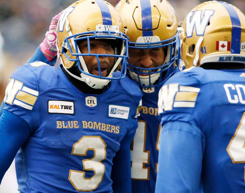 John Woods / The Canadian Press files
Winnipeg Blue Bombers return man Kevin Fogg (left) says he intends to score on Sunday.