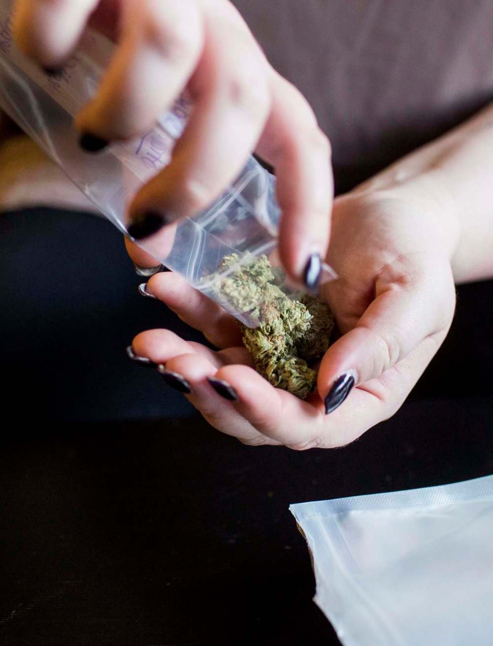 MIKAELA MACKENZIE / WINNIPEG FREE PRESS
Black-market cannabis dealers are confident the quality of their product will keep customers coming back even after legal stores open Wednesday.