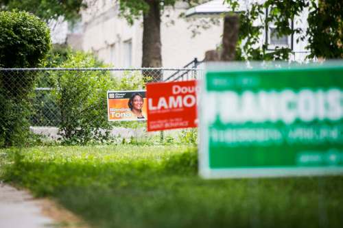 MIKAELA MACKENZIE / WINNIPEG FREE PRESS Files
A tell-tale warning of an upcoming election: candidate signs are everywhere.