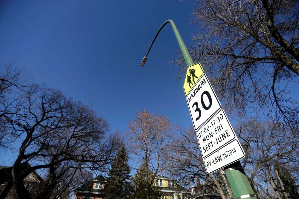 Reduced school zone speed limit sign on Grosvernor Avenue near Wilton Street.
TREVOR HAGAN / WINNIPEG FREE PRESS FILES