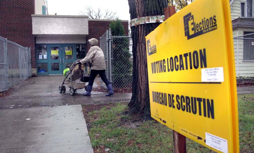 Voting still requires a trip to the polling station. (Wayne Glowacki / Winnipeg Free Press files)
