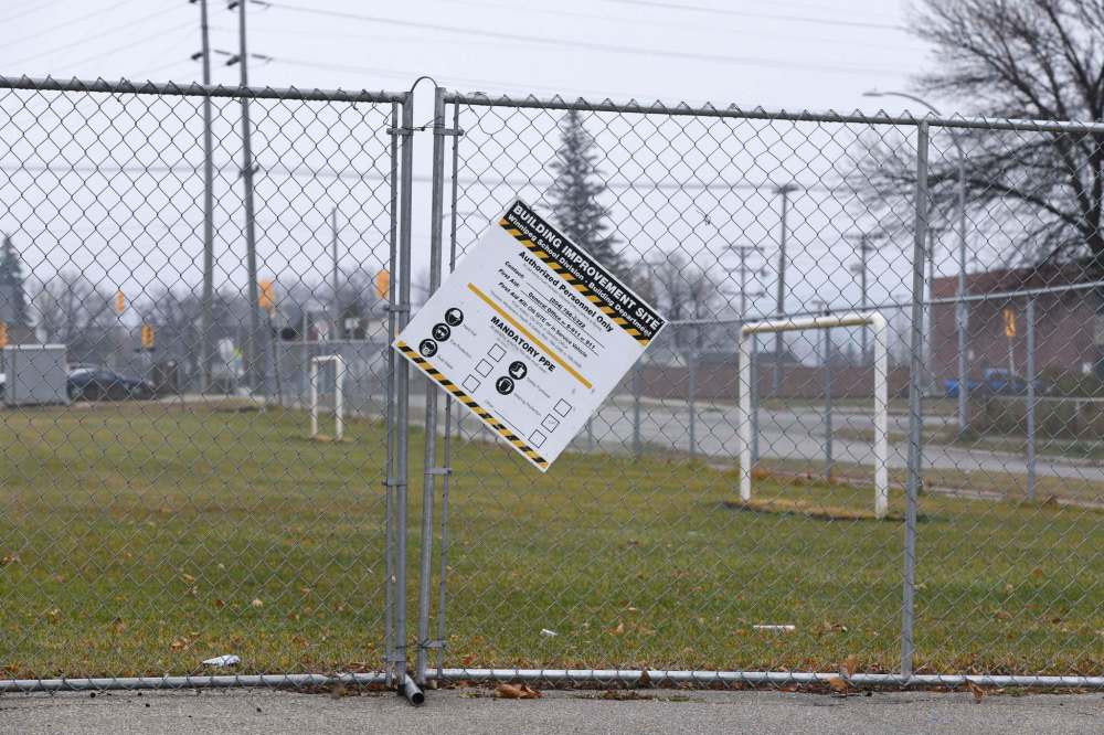 The field at Weston School has been closed since a report on high lead levels in the soil was released last month. (Mike Sudoma / Winnipeg Free Press)