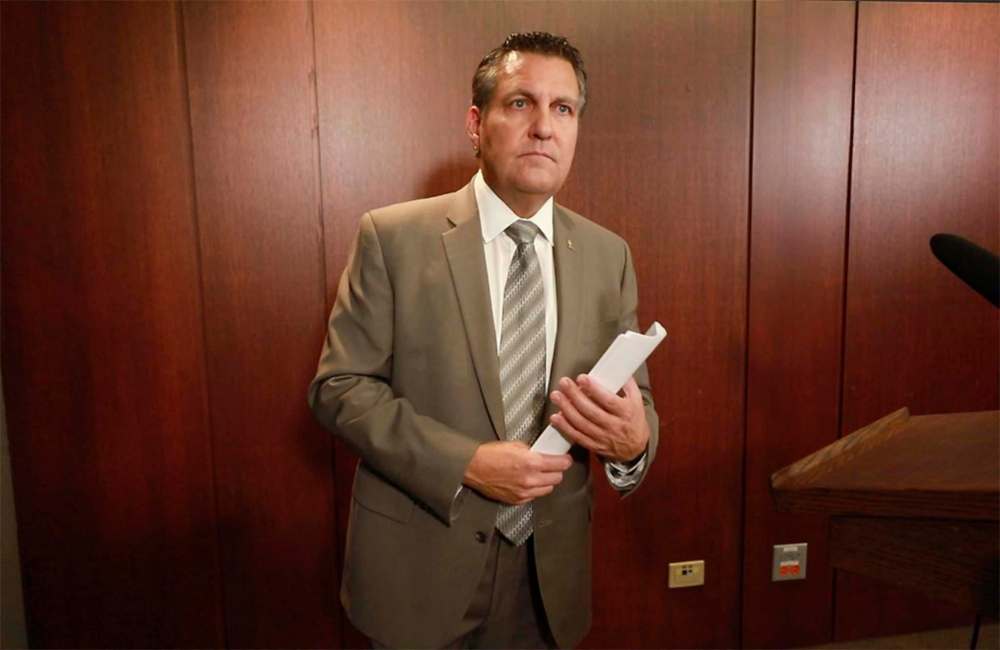 Manitoba Justice Minister Cliff Cullen should review the Police Services Act with a focus to giving the IIU the legal might it requires to get its job done. (Ruth Bonneville / Winnipeg Free Press files)