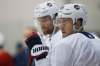 JOHN WOODS / WINNIPEG FREE PRESS
Blake Wheeler and Mark Scheifele take a breather at Sunday's workout.