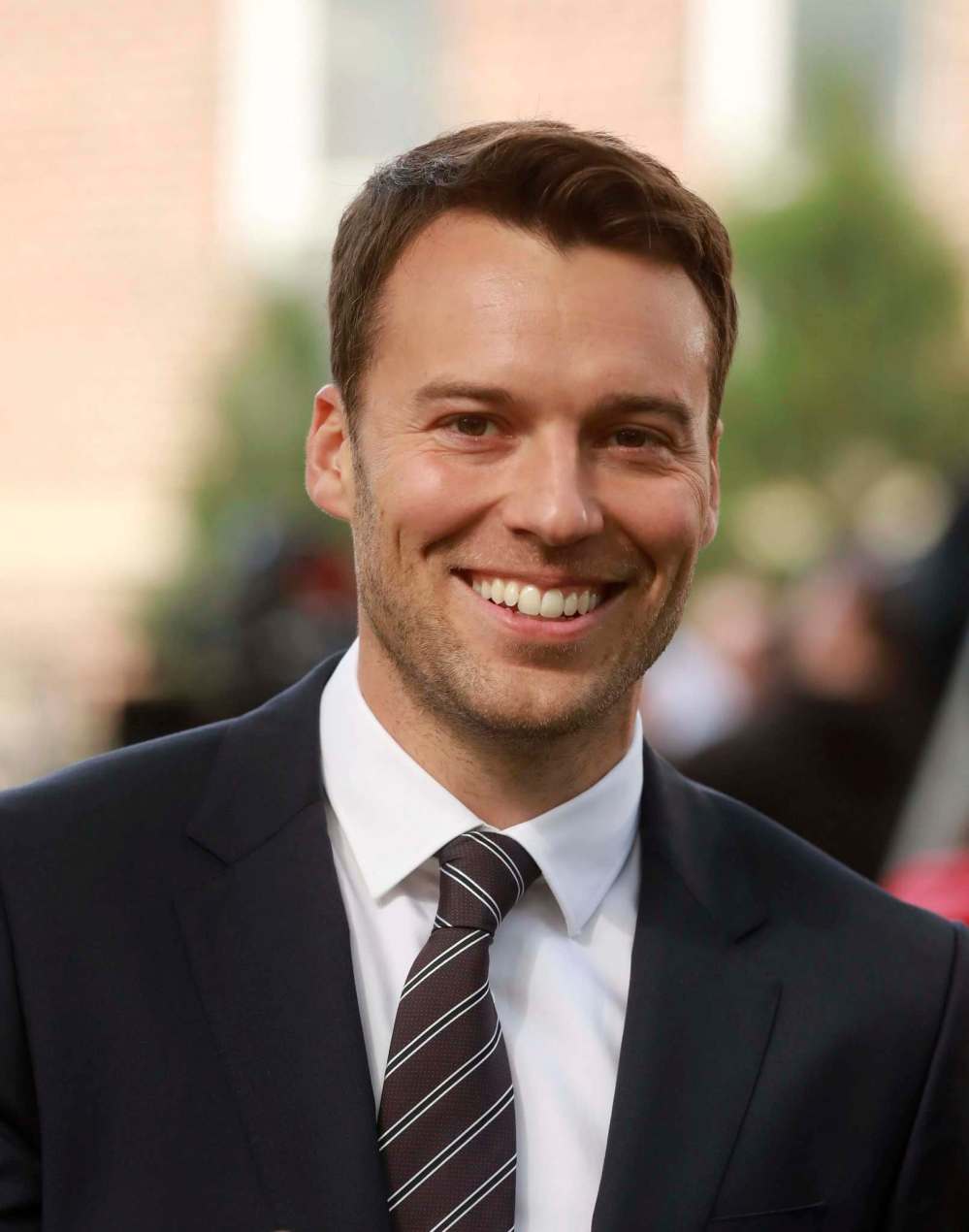Winnipeg-born Peter Mooney plays small-town lawyer Bill Crawford. (Ruth Bonneville / Winnipeg Free Press)