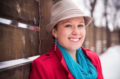 SUPPLIED
Singer Amber Epp is bringing the sounds of Brazilian beaches and Cuban salsa nights to the Grant & Wilton Coffee House on Saturday.