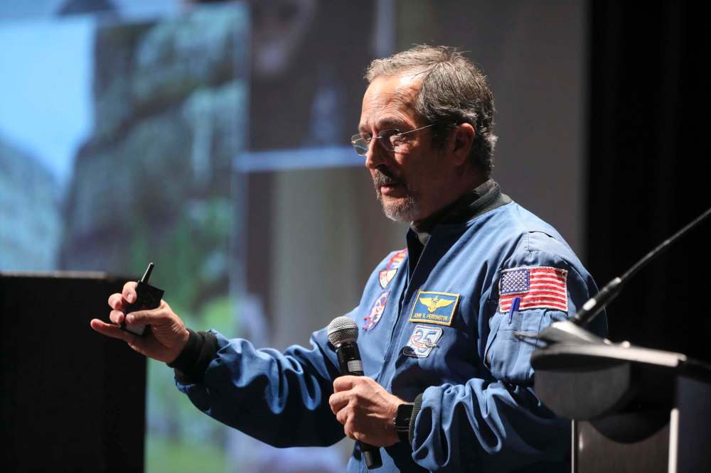 RUTH BONNEVILLE / WINNIPEG FREE PRESS
Indigenous astronaut, Commander Dr. John Herrington, a member of the Chickasaw Nation, spent 13 days, 18 hours and 47 minutes in space in 2002, taking his tribe's flag to the International Space Station.