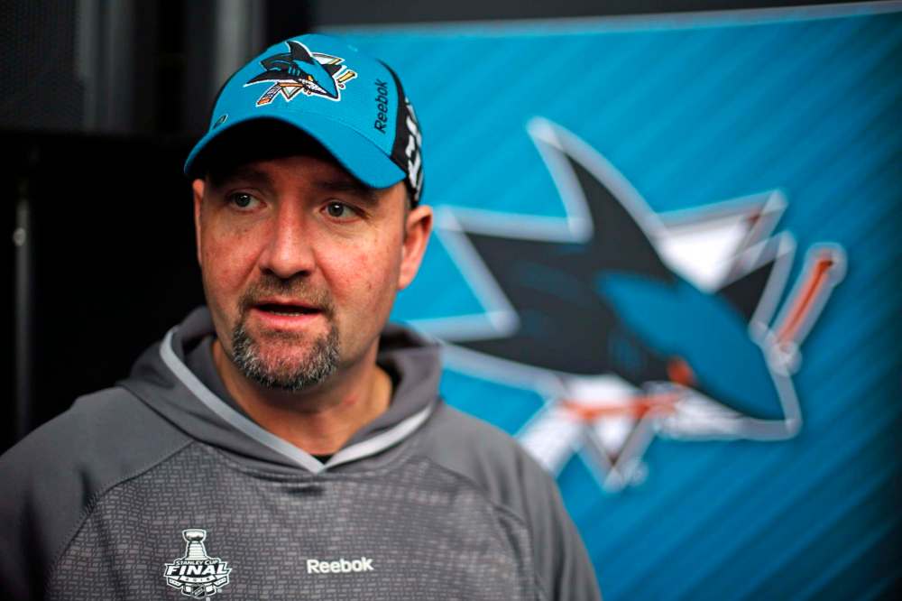 Gene J. Puskar / THE CANADIAN PRESS FILES
San Jose Sharks' Pete DeBoer began his coaching career with Winnipeg Jets' Paul Maurice when they coached junior hockey together in Detroit.