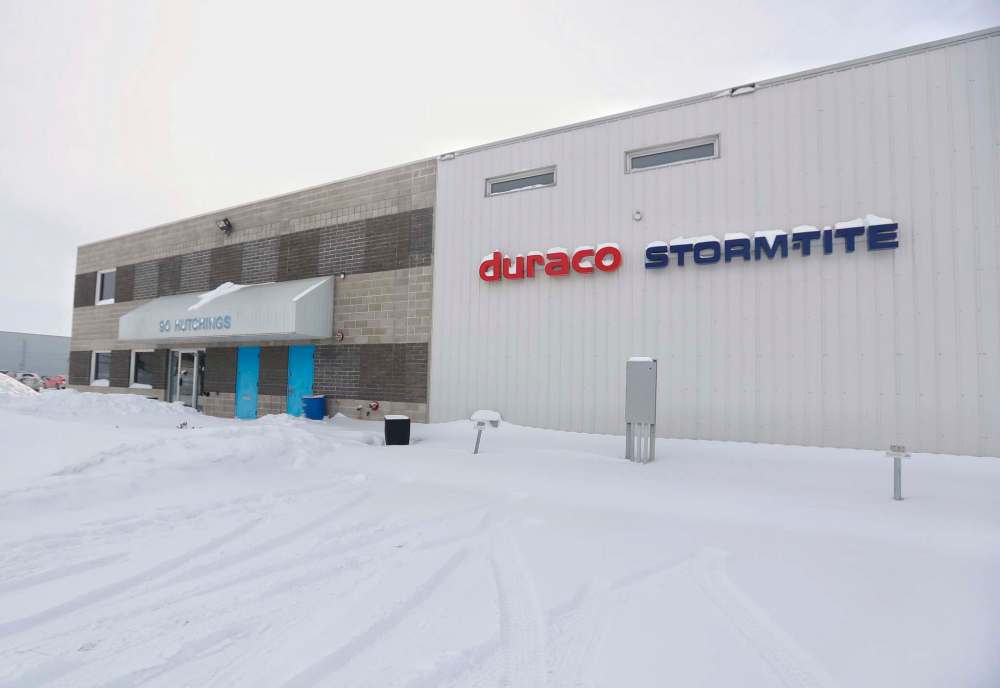 TREVOR HAGAN / WINNIPEG PRESS
Duraco Windows and Doors facilty is closed.
