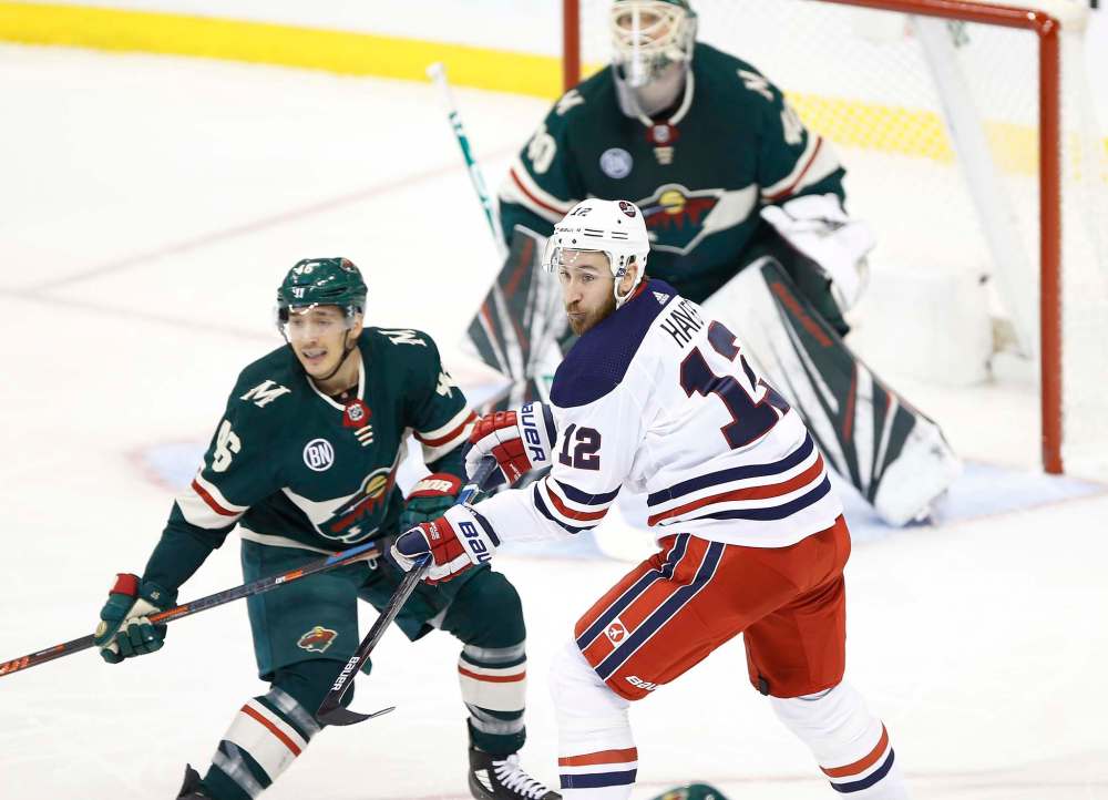 Kevin Hayes made his debut for Winnipeg Tuesday, playing on the second line with Nikolaj Ehlers and Mathieu Perreault. (John Woods / Winnipeg Free Press)