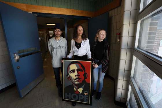 RUTH BONNEVILLE / WINNIPEG FREE PRESSMaples Met School students (from left) Armaandeep Dhanoa, Karina Lawe and Alexis Bez will meet former U.S. president Barack Obama, who is speaking tonight at Bell MTS Place.
