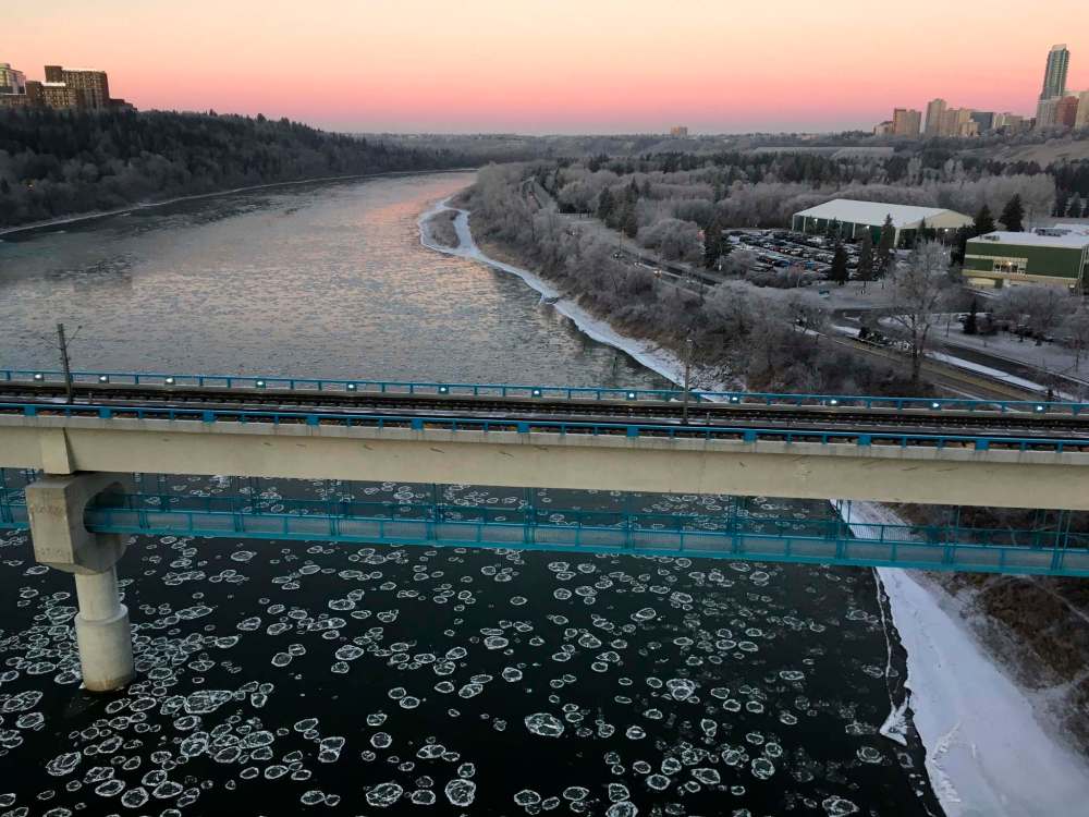 The North Saskatchewan River doesn’t completely freeze, so Edmonton’s interaction with its river differs from Winnipeg’s in winter. (Isla Tanaka photo)