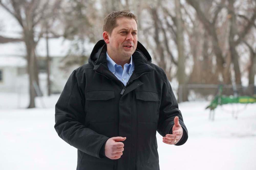 MIKE DEAL / WINNIPEG FREE PRESS
Tory leader Andrew Scheer speaks to the media about his plan to remove the GST from home heating and energy bills if his party is elected.