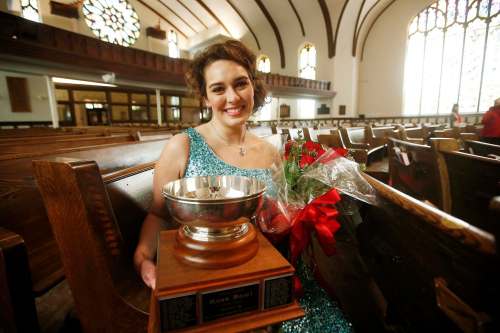 JOHN WOODS / WINNIPEG FREE PRESS
Fifth time&rsquo;s the charm: Jessica Kos-Whicher won the Rose Bowl Trophy Saturday after coming up just short on four previous attempts.