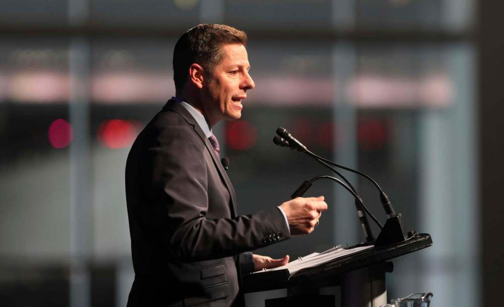 Winnipeg Mayor Brian Bowman wants the province to remove the requirement for municipalities to collect school taxes. (Ruth Bonneville / Winnipeg Free Press)