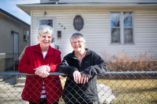 MIKAELA MACKENZIE / WINNIPEG FREE PRESS
Sister Bernadette O&rsquo;Reilly (left) and Sister Margaret Hughes lived in the city for 40 years and touched the lives of thousands of people through their work at Rossbrook House.