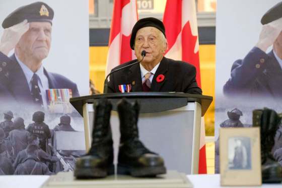 Daniel Crump / Winnipeg Free PressLen Van Roon, a 92-year-old second world war veteran, speaks during the departure ceremony at Union Station.
