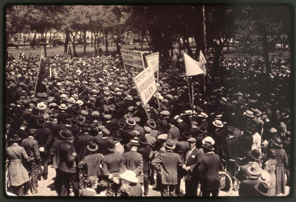 Loyal returned soldiers demonstrate against the General Strike with a rally at government building, Broadway and Kennedy in Winnipeg.