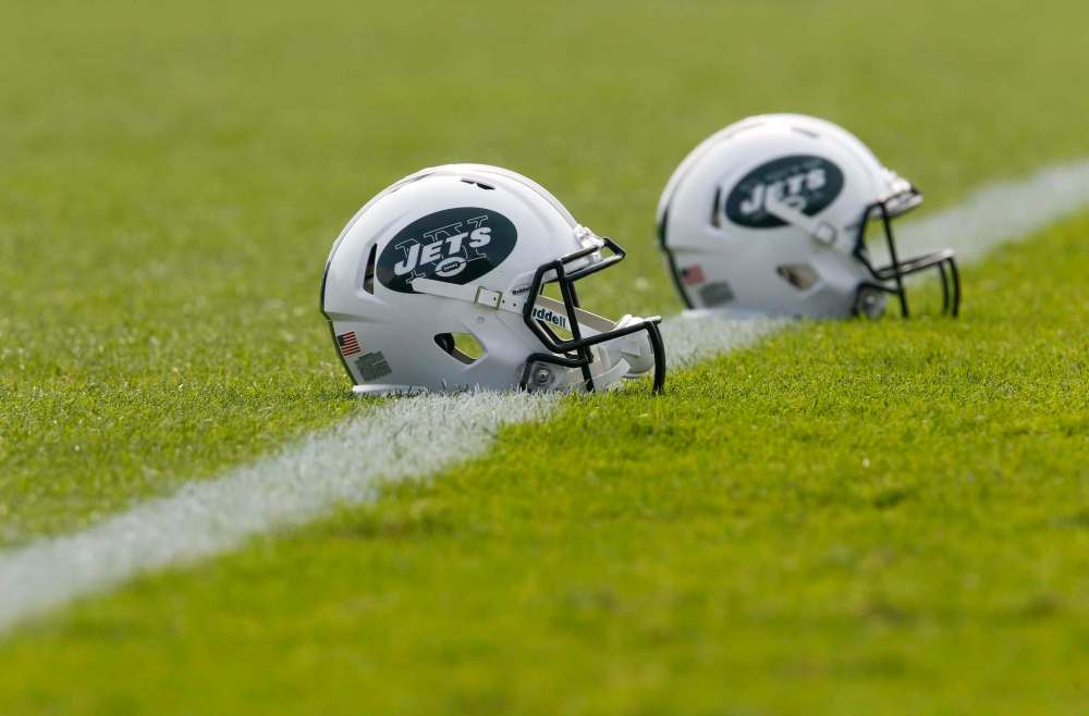 Drew Desjarlais is working out with the New York Jets. (Julio Cortez / The Associated Press files)