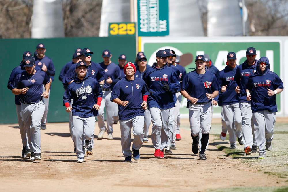 JOHN WOODS / WINNIPEG FREE PRESS FILES
Winnipeg Goldeyes during training camp in Winnipeg. The team plays its first regular season home game Friday.