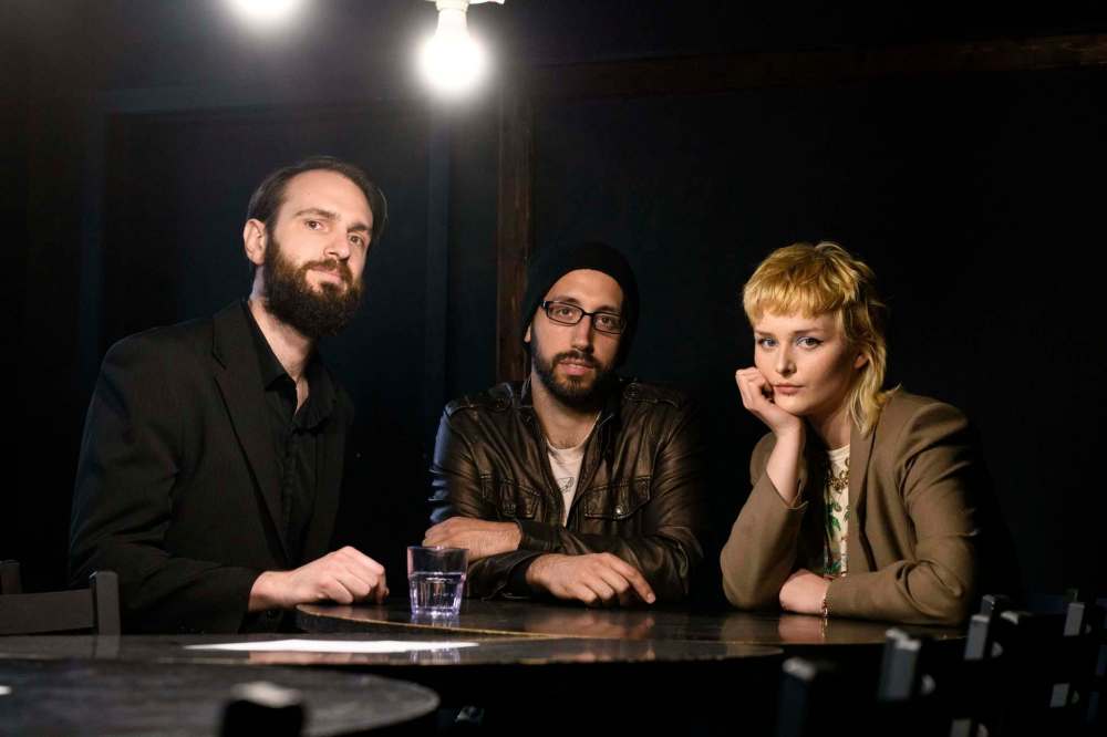 MIKE SUDOMA / WINNIPEG FREE PRESS
Headliners of the evening, Silence Kit, get ready to perform Friday evening.