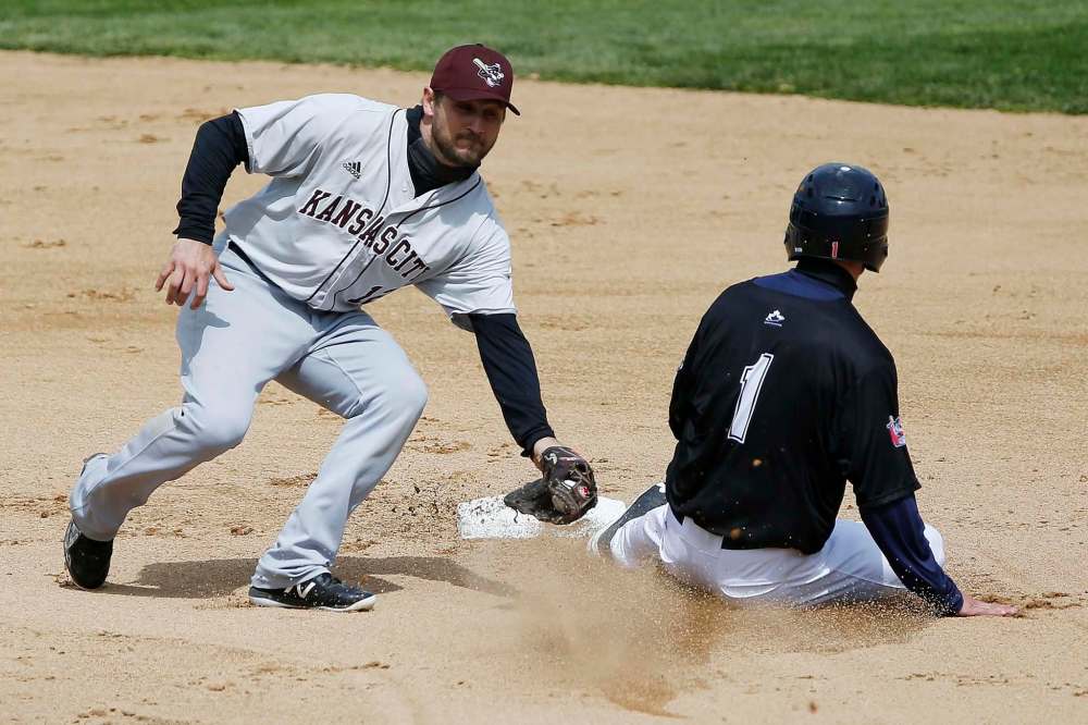 JOHN WOODS / WINNIPEG FREE PRESS
Winnipeg Goldeyes’ Kevin Lachance steals second against the Kansas City T-Bones on Sunday at Shaw Park. The Fish are off to a flying start in the AA season.