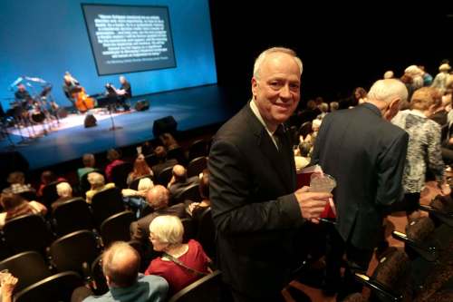 PHIL HOSSACK / WINNIPEG FREE PRESS FILES
Artistic director Steven Schipper arrives for his gala farewell at the Royal Manitoba Theatre Centre on Wednesday.
