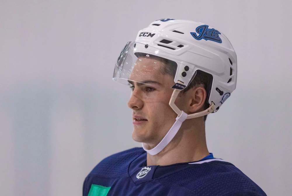 SASHA SEFTER / WINNIPEG FREE PRESS
Manitoban Tristan Mullin takes part in drills during the Jets development camp on Thursday.