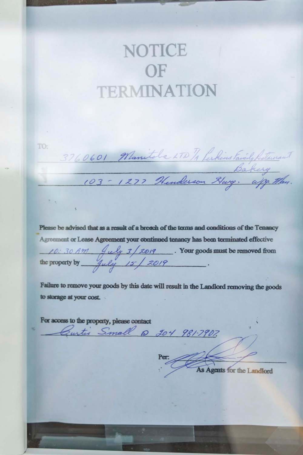 SASHA SEFTER / WINNIPEG FREE PRESS
A Perkins restaurant at 1275 Henderson Hwy was closed Wednesday morning.